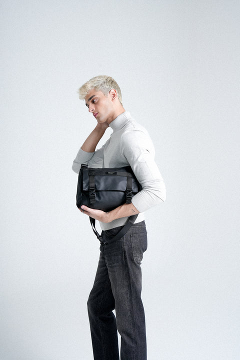 SHOULDER BAG