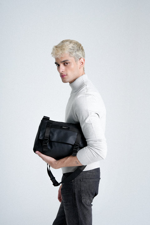 SHOULDER BAG