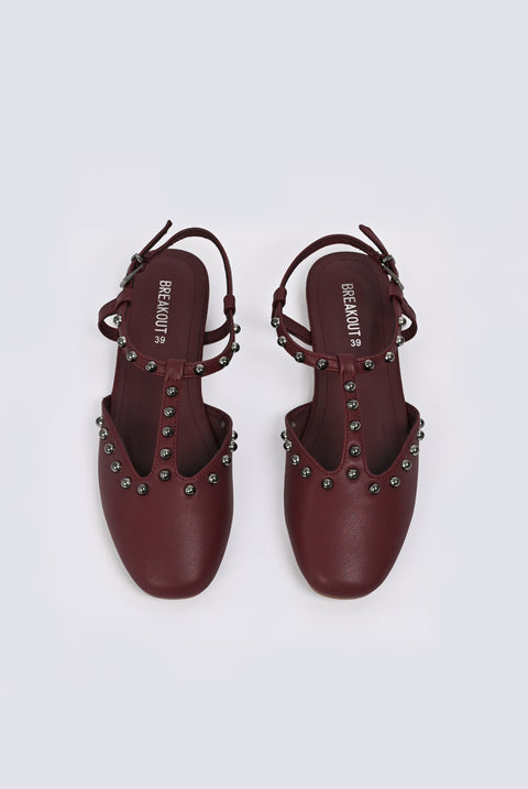 LOW HEELED STUDDED SHOES