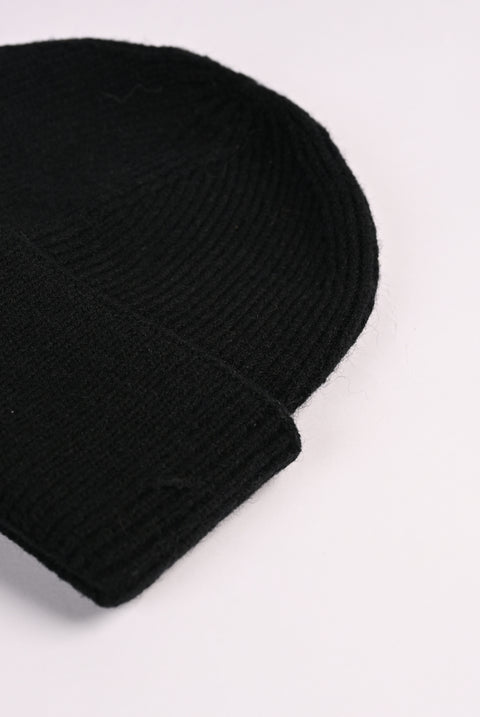RIBBED BEANIE
