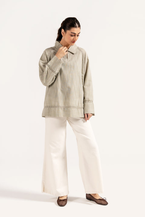 TOP WITH LACE DETAIL