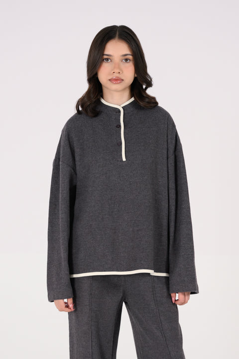 KNITTED TOP WITH CONTRAST DETAIL