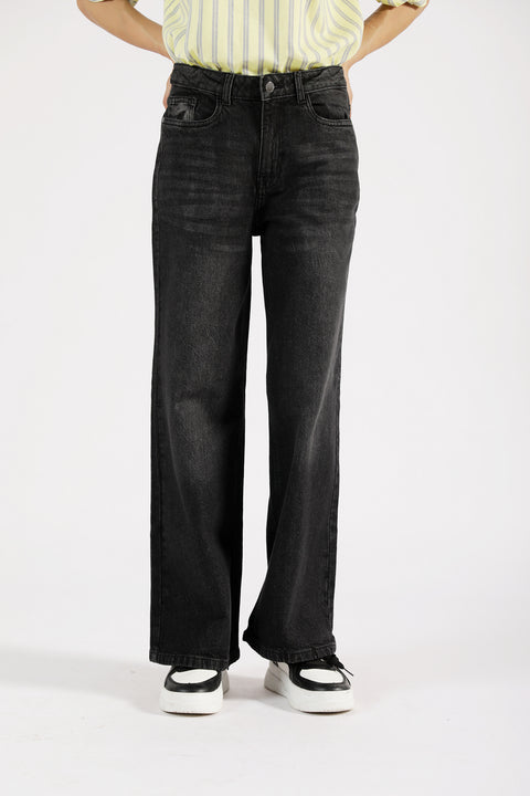 STRAIGHT FIT DENIM