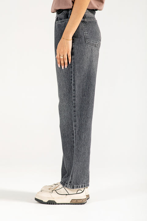 STRAIGHT FIT DENIM