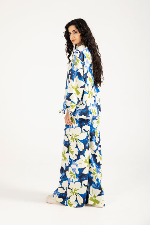 PRINTED TOP WITH NECK DETAIL