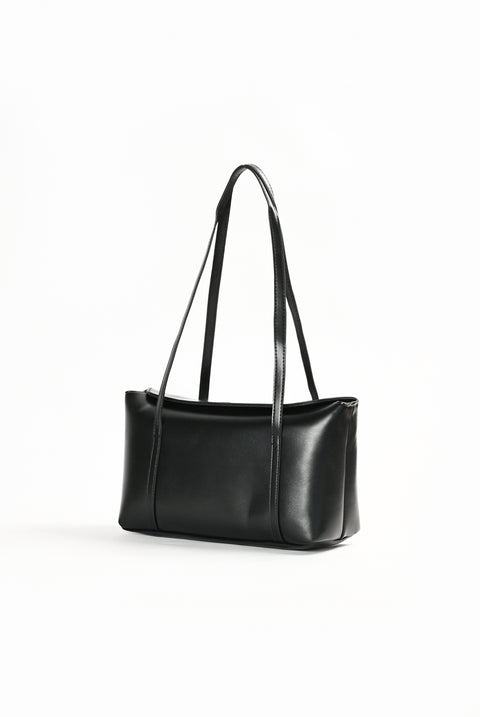 SHOULDER BAG WITH MAGNETIC CLOSURE