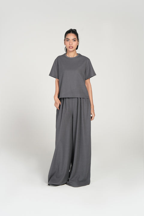 TEXTURED BOXY FIT TEE