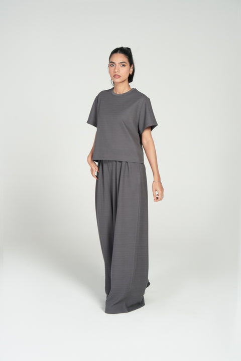 TEXTURED BOXY FIT TEE