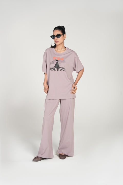 GRAPHIC OVERSIZED TEE