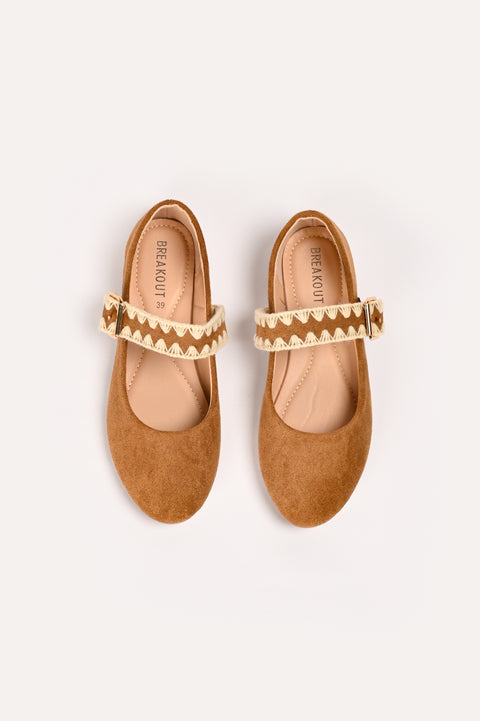 SUEDE PUMPS WITH EMBROIDERY DETAIL