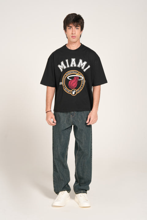 BOXY FIT GRAPHIC TEE