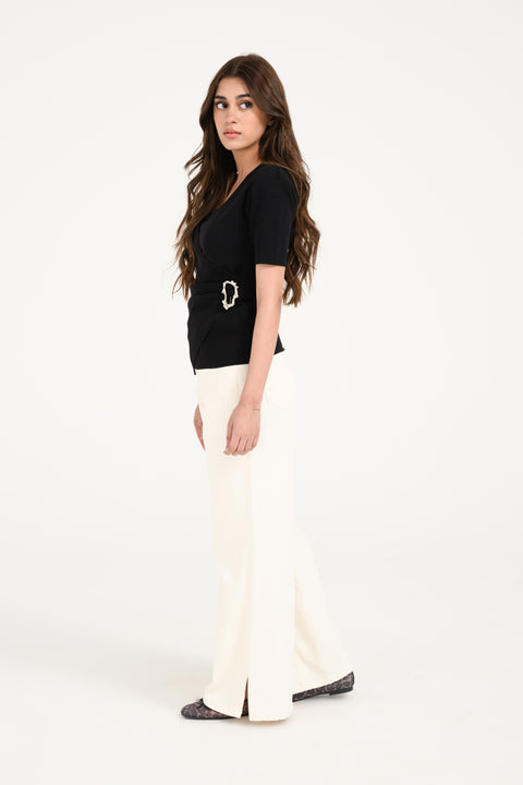 KNITTED TOP WITH BROOCH