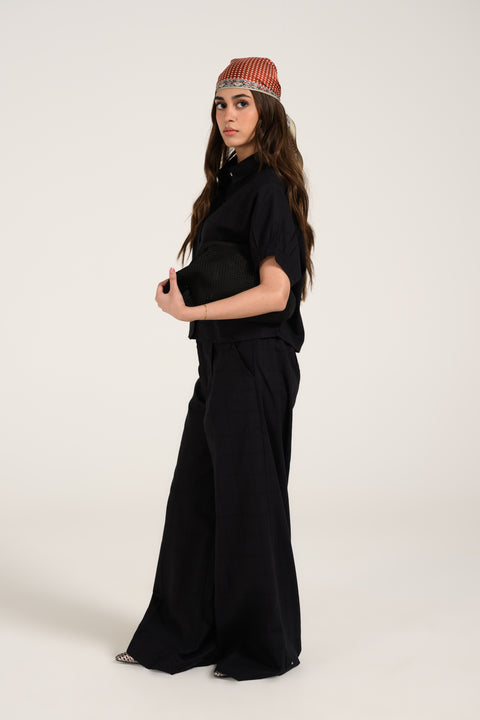 TEXTURED CROPPED BUTTON DOWN TOP