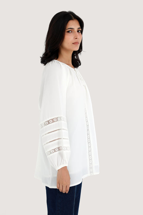 BLOUSED TOP WITH LACE DETAIL