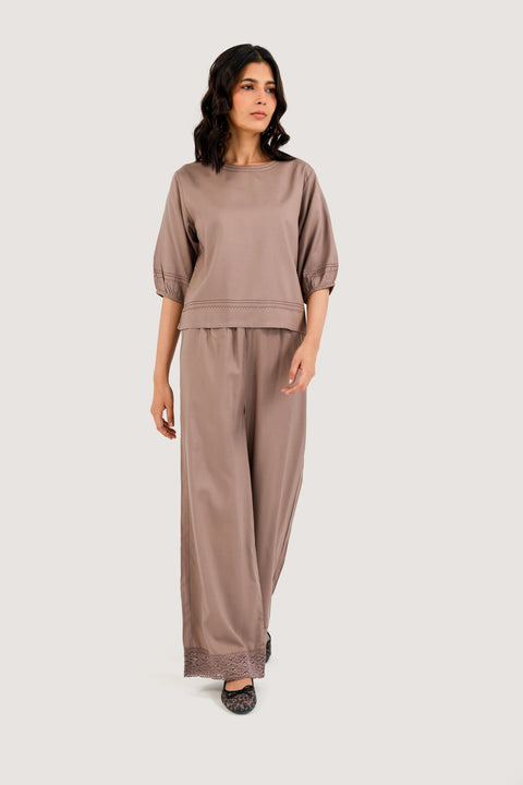 CROPPED CONTRAST STITCH TOP