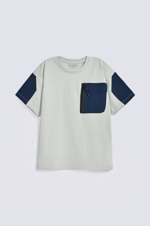 BOYS POCKET DETAIL TEE