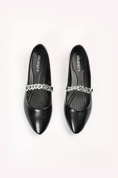 PUMPS WITH CHAIN DETAIL