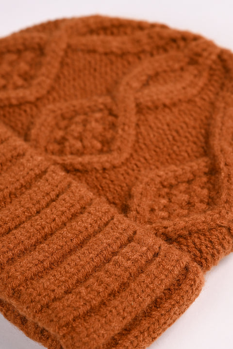 CABLE KNIT BEANIE