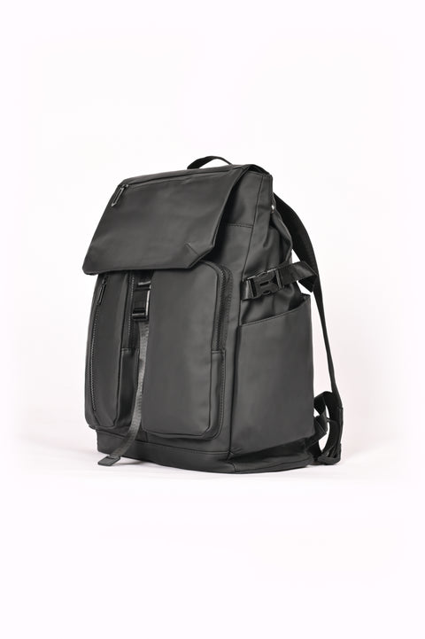 BACKPACK WITH FLAP