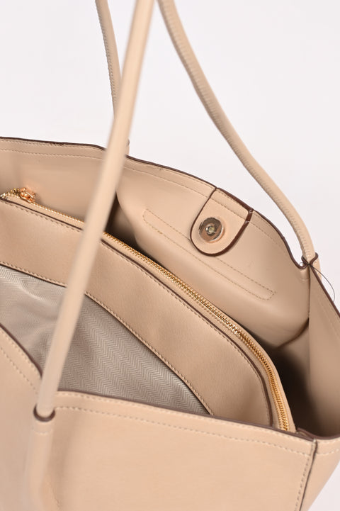 PLEATED BAG WITH FLAP DETAIL