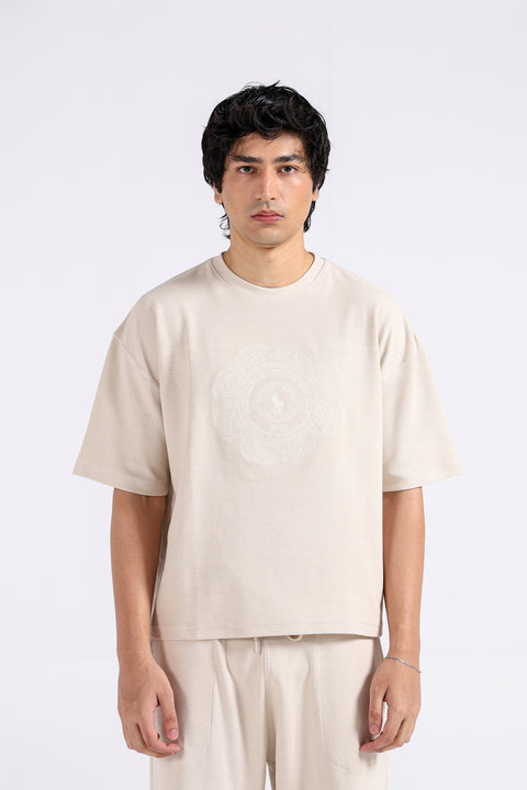 BOXY FIT TEXTURED EMBROIDERED TEE