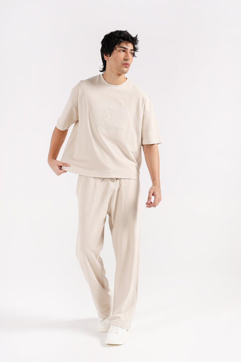 BOXY FIT TEXTURED EMBROIDERED TEE