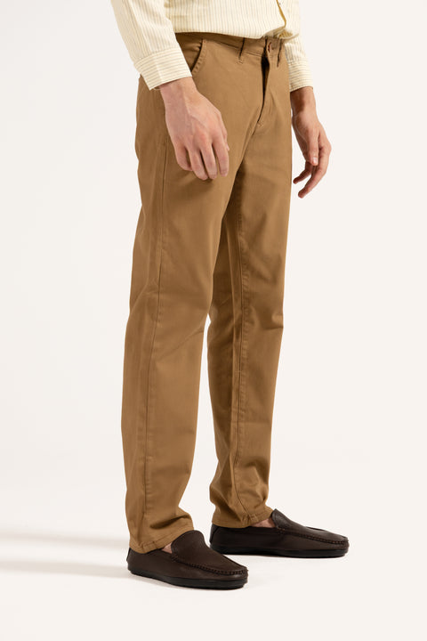 SLIM RELAXED FIT CHINO