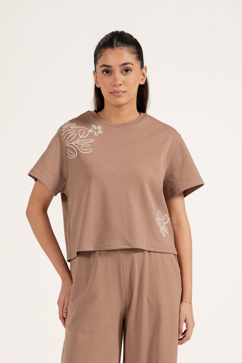 EMBROIDERED BOXY TEE