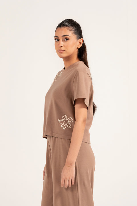EMBROIDERED BOXY TEE