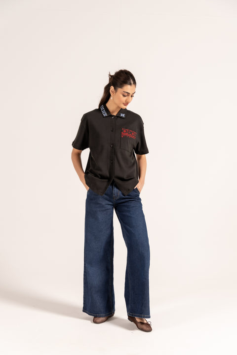 EMBROIDERED BUTTON DOWN TEE