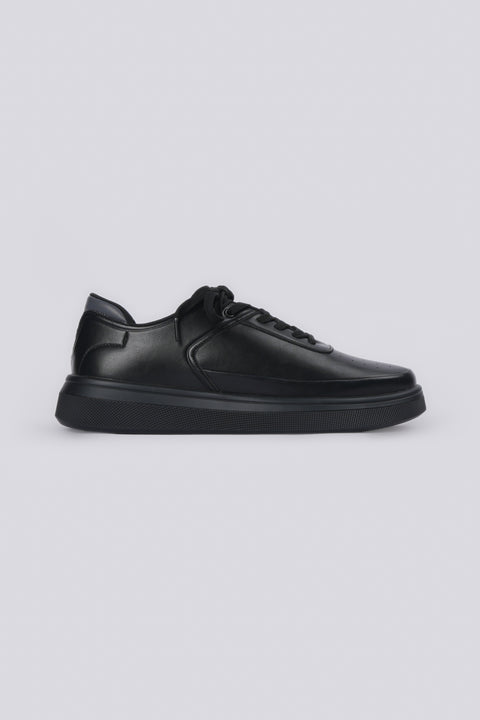 TRAINERS WITH HEEL DETAIL