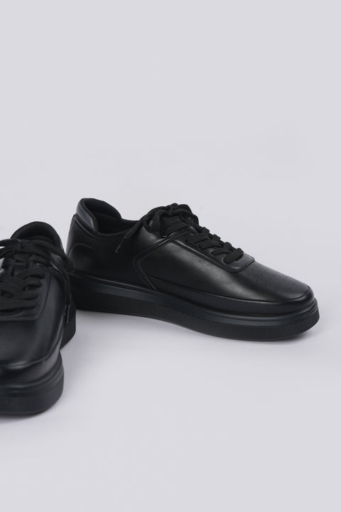 TRAINERS WITH HEEL DETAIL