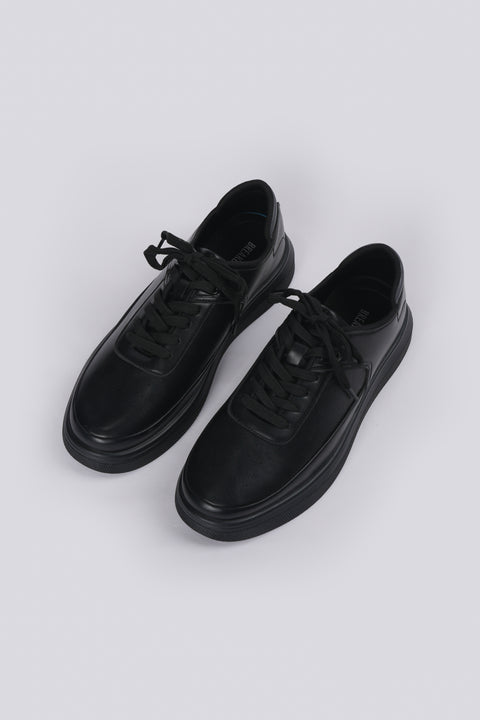 TRAINERS WITH HEEL DETAIL