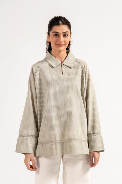 TOP WITH LACE DETAIL