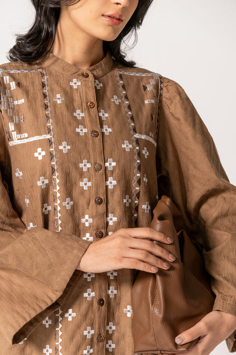 EMBROIDERED BUTTON-DOWN SHIRT