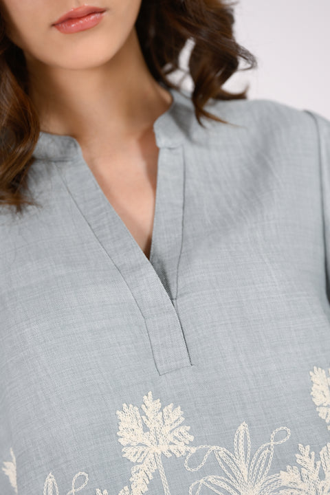 EMBROIDERED RUFFLE SLEEVE TOP