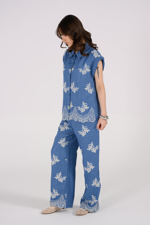 EMBROIDERED BUTTON DOWN TOP