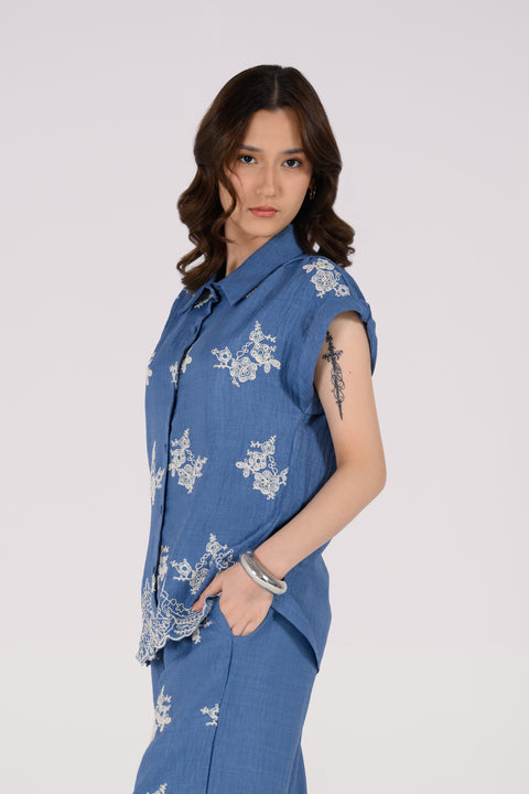 EMBROIDERED BUTTON DOWN TOP