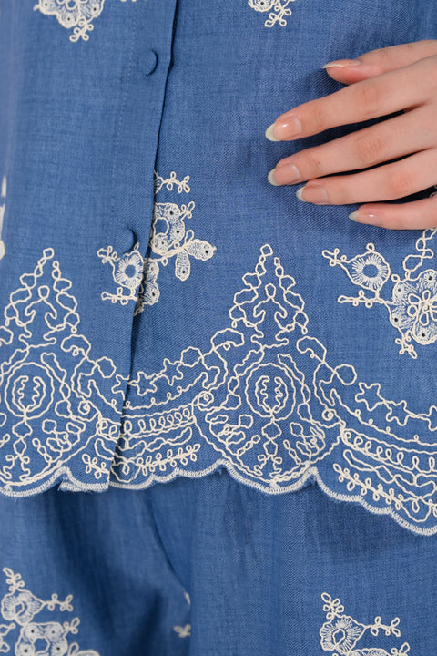 EMBROIDERED BUTTON DOWN TOP