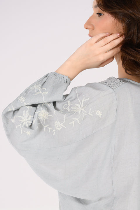 EMBROIDERED KIMONO TOP