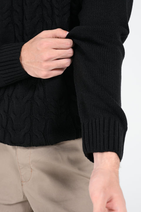 CABLE KNIT SWEATER