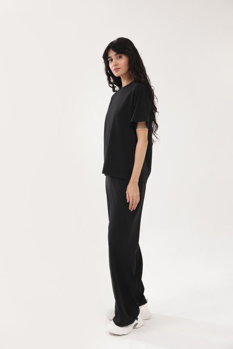 BOX FIT TEE WITH HEM DETAIL