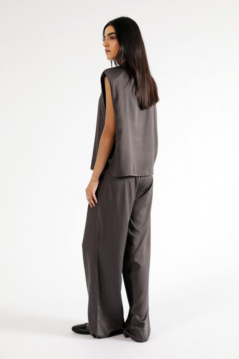 SLEEVELESS SILK TOP