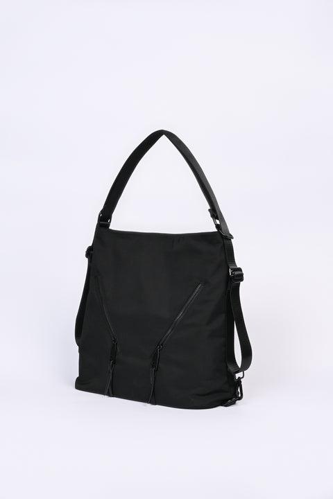 TOTE BAG WITH ZIPPER DETAIL