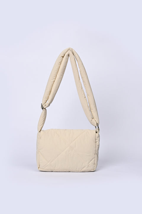 PUFFER BAG WITH ADJUSTABLE STRAPS