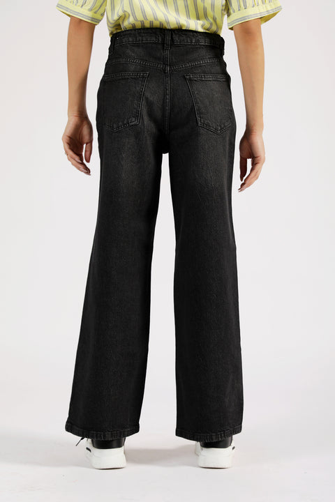 STRAIGHT FIT DENIM