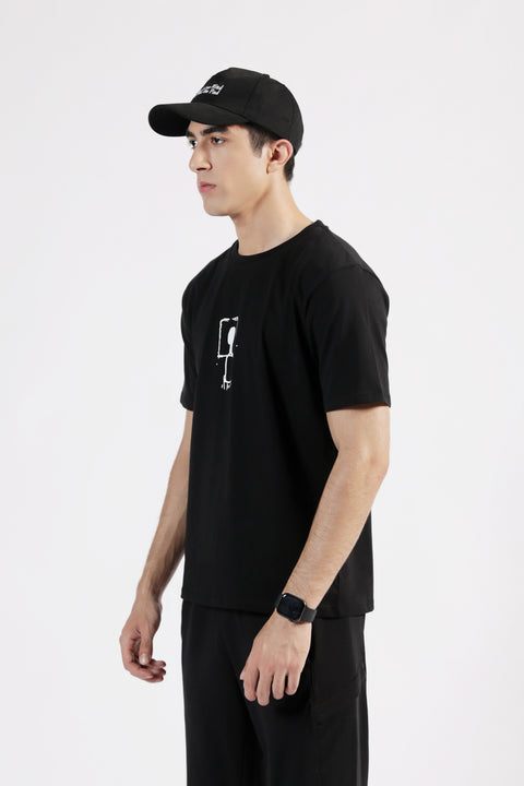 GRAPHIC TEE