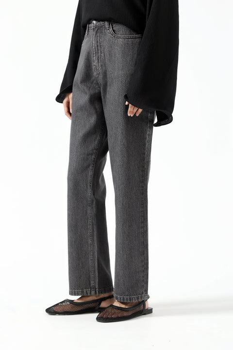 STRAIGHT FIT DENIM