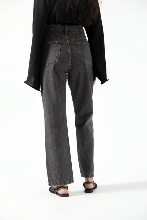 STRAIGHT FIT DENIM