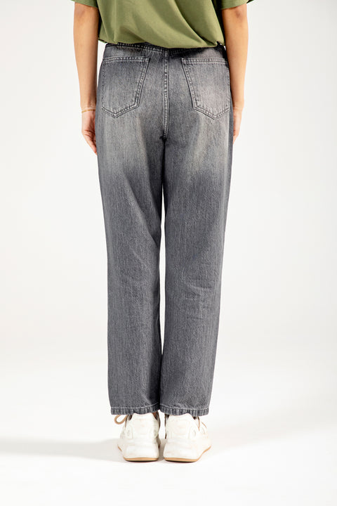 STRAIGHT FIT DENIM